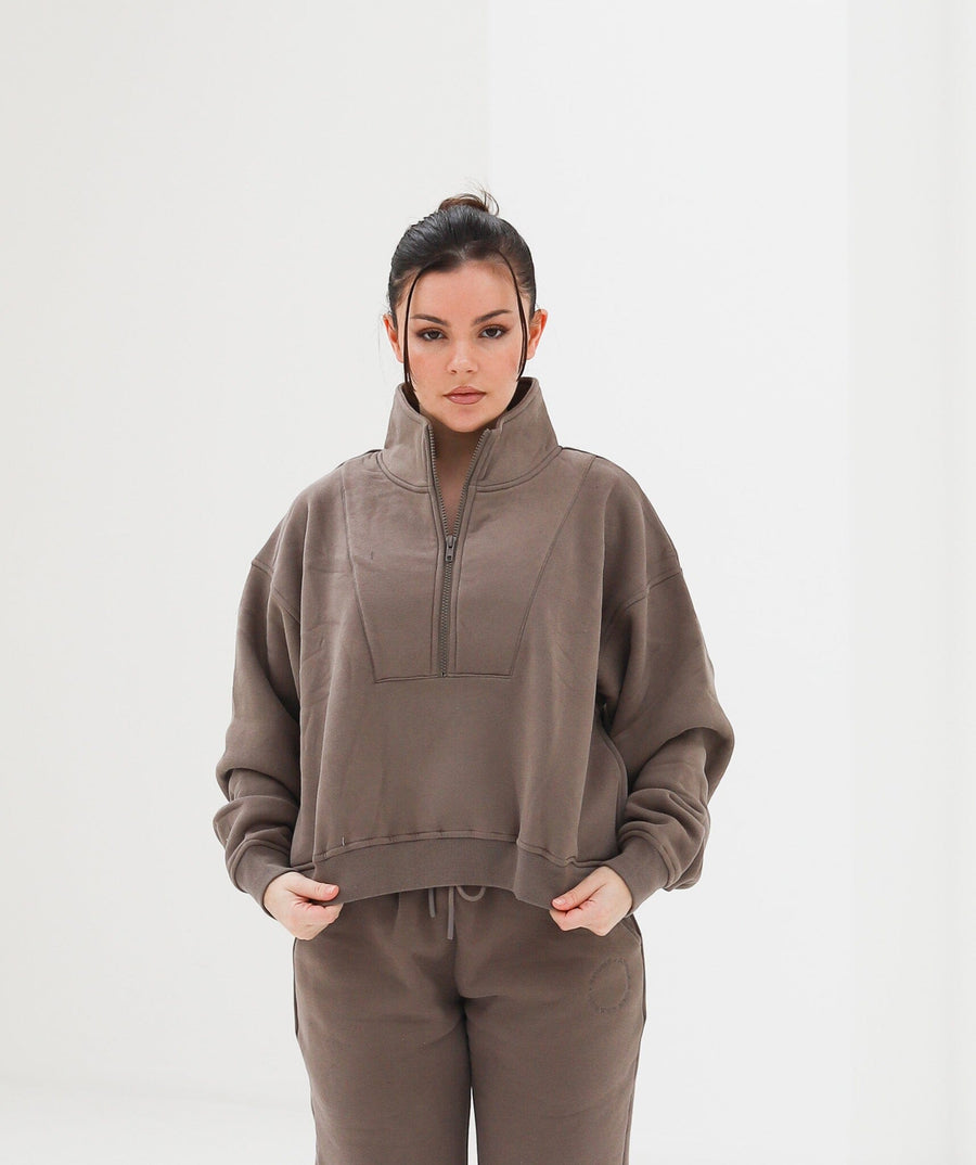 https://www.lazulilabel.com/cdn/shop/products/heavyweight-essential-half-zip-sweatshirt-neutral-ash-brown-688261_900x.jpg?v=1679164413